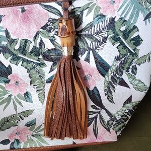 🌴🌴Liz Claiborne Pink and Green Floral Tote